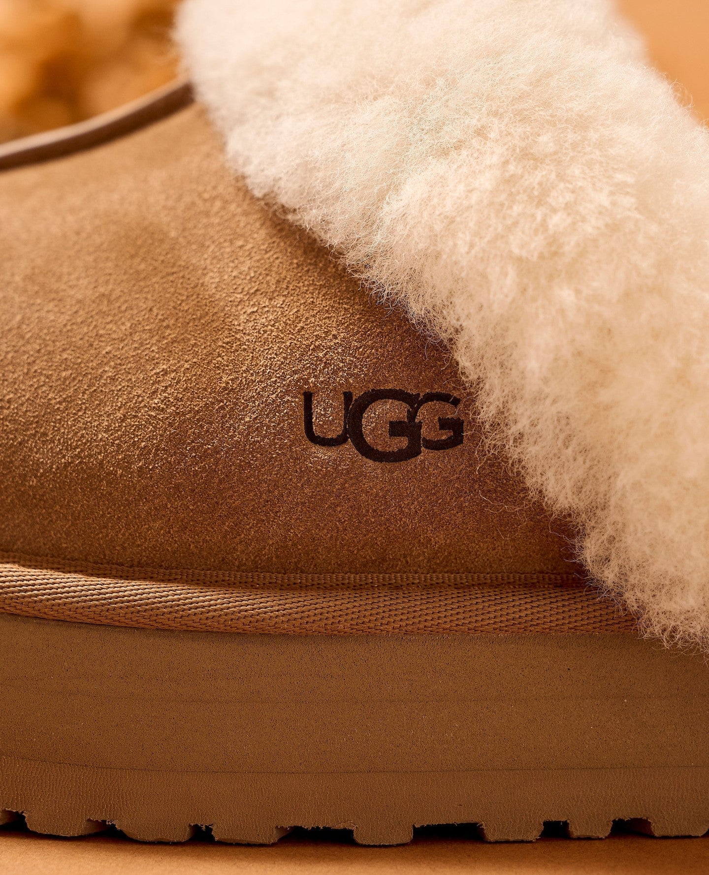 UGG®